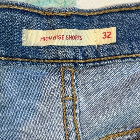 Levi's Hypersoft High-Rise Denim Jeans Cutoff Shorts Size 14/W32 NWT - Picture 7 of 11